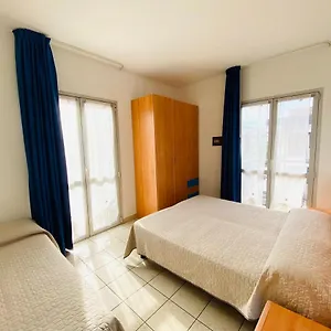 https://augustus-p-mazzini-100-metri-dal-mare-jesolo-lido.hotelinveneto.com